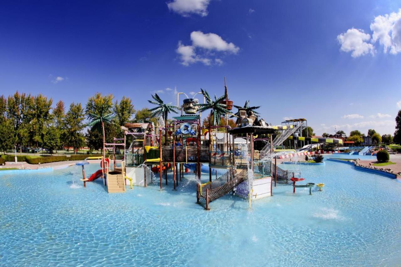 Aria Deluxe Mobile Homes With Terme Catez Tickets Catez ob Savi Dış mekan fotoğraf